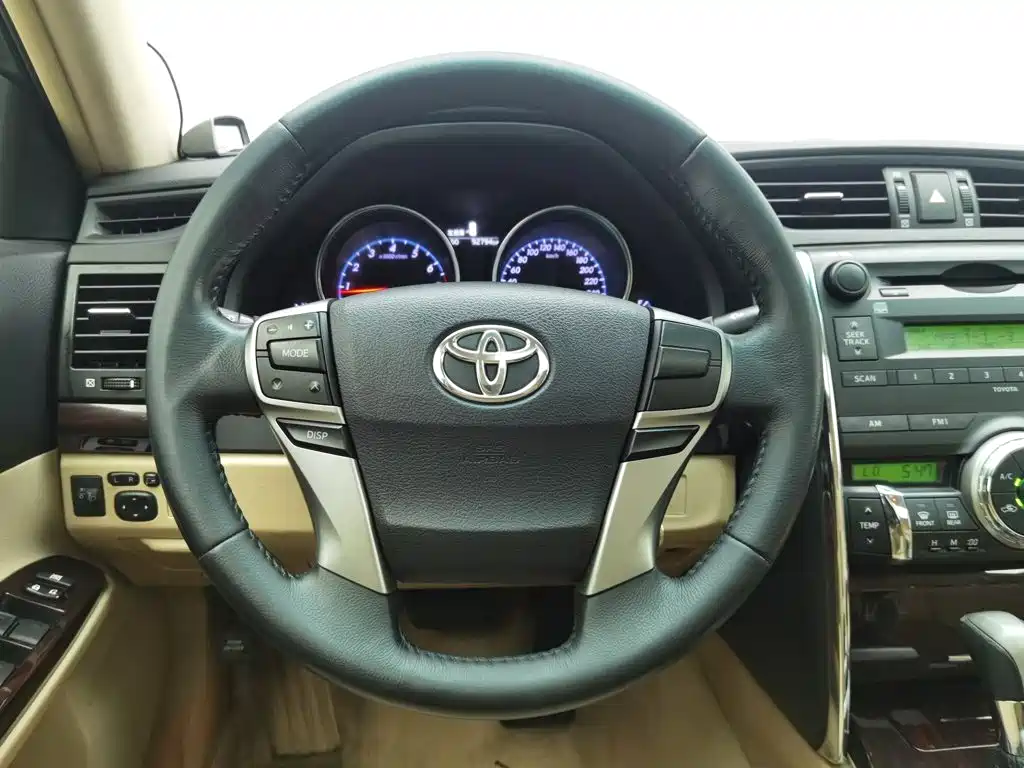 Toyota Reiz — миниатюра 11