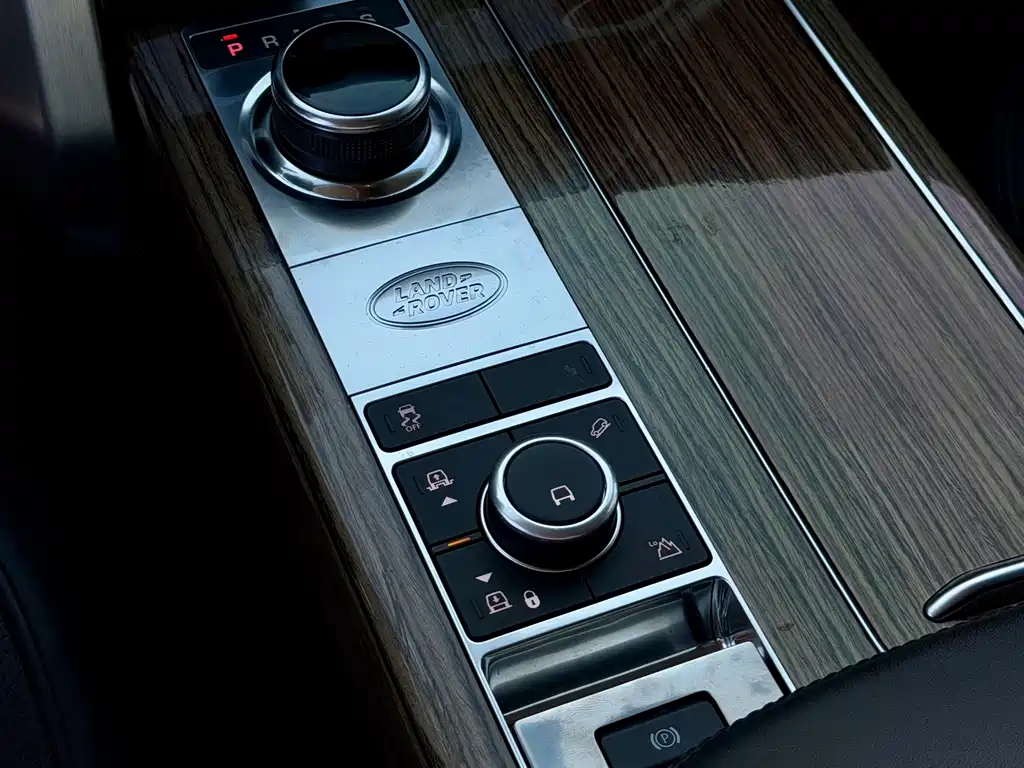 Land Rover Range Rover — миниатюра 10