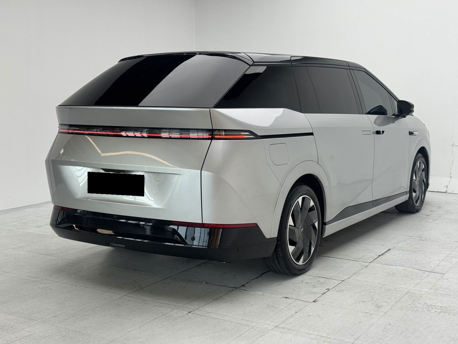 XPeng X9 — миниатюра 9