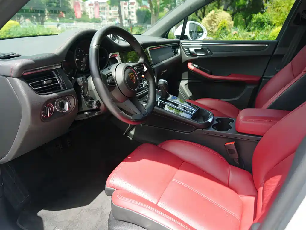Porsche Macan — миниатюра 13