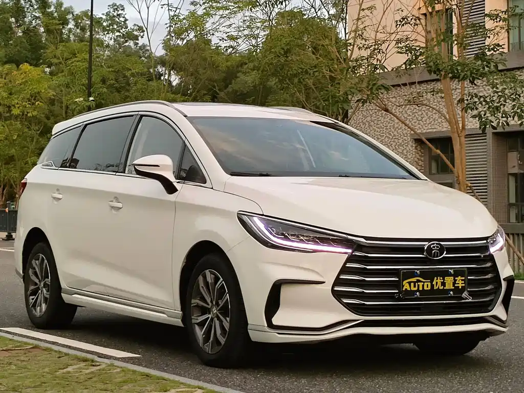 BYD MAX — миниатюра 11