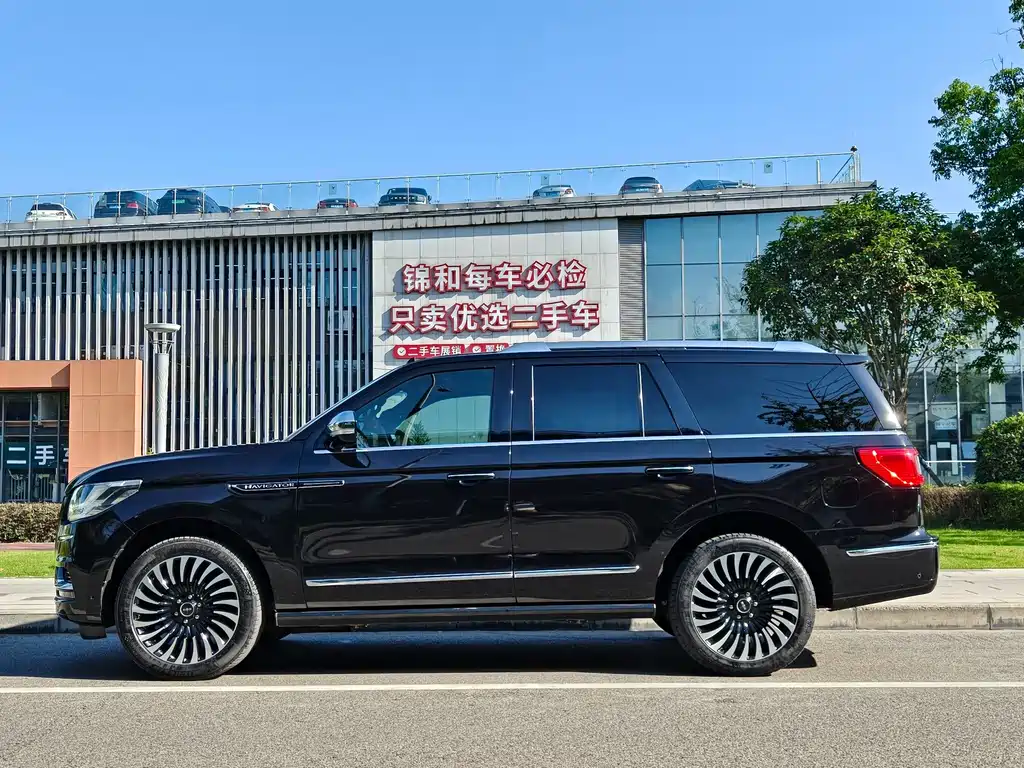 Lincoln Navigator — миниатюра 3