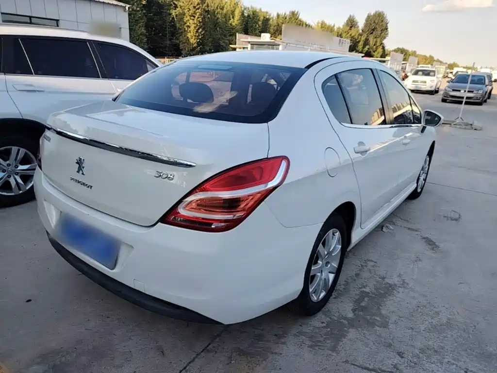 Peugeot 308 — миниатюра 7