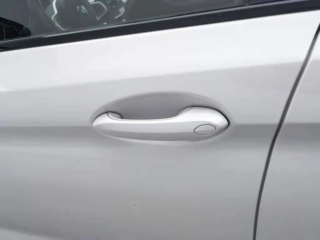 BMW 5 Series — миниатюра 18