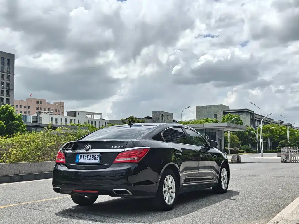 Buick LaCrosse — миниатюра 9