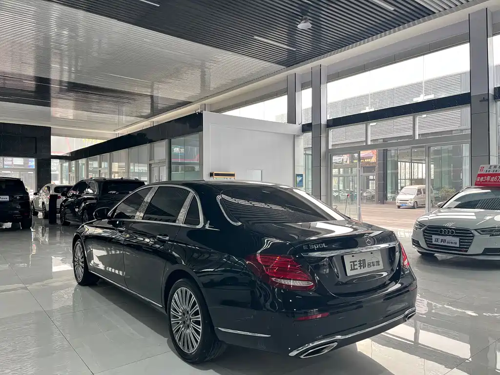 Mercedes-Benz E-Class — миниатюра 5