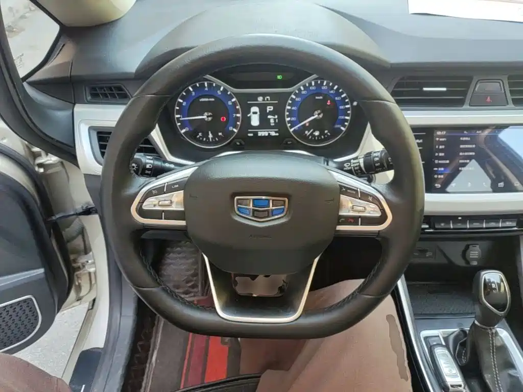 Geely Vision X3 — миниатюра 11