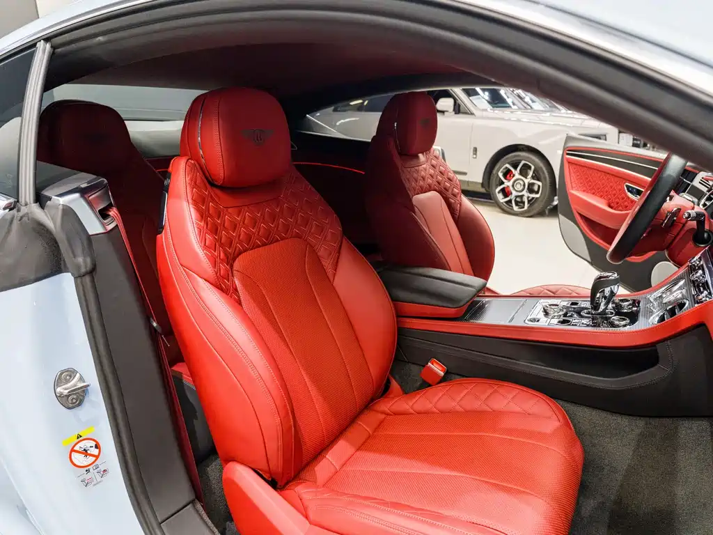 Bentley Continental 4.0T GT V8, фото 6