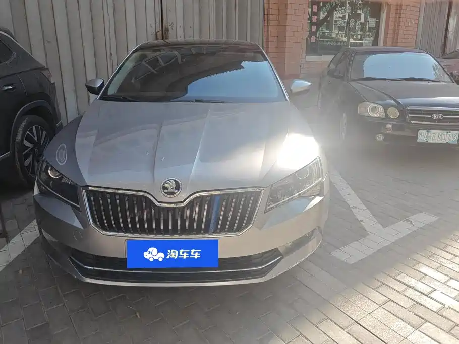 Skoda Superb — миниатюра 2