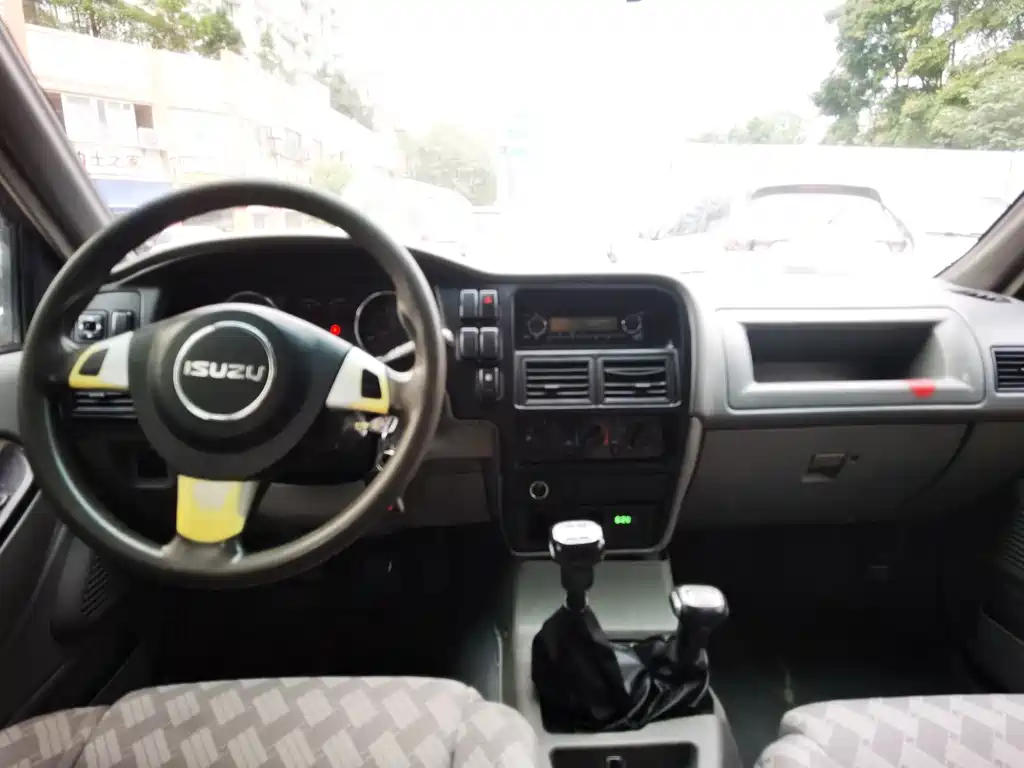 Isuzu Pickup — миниатюра 15