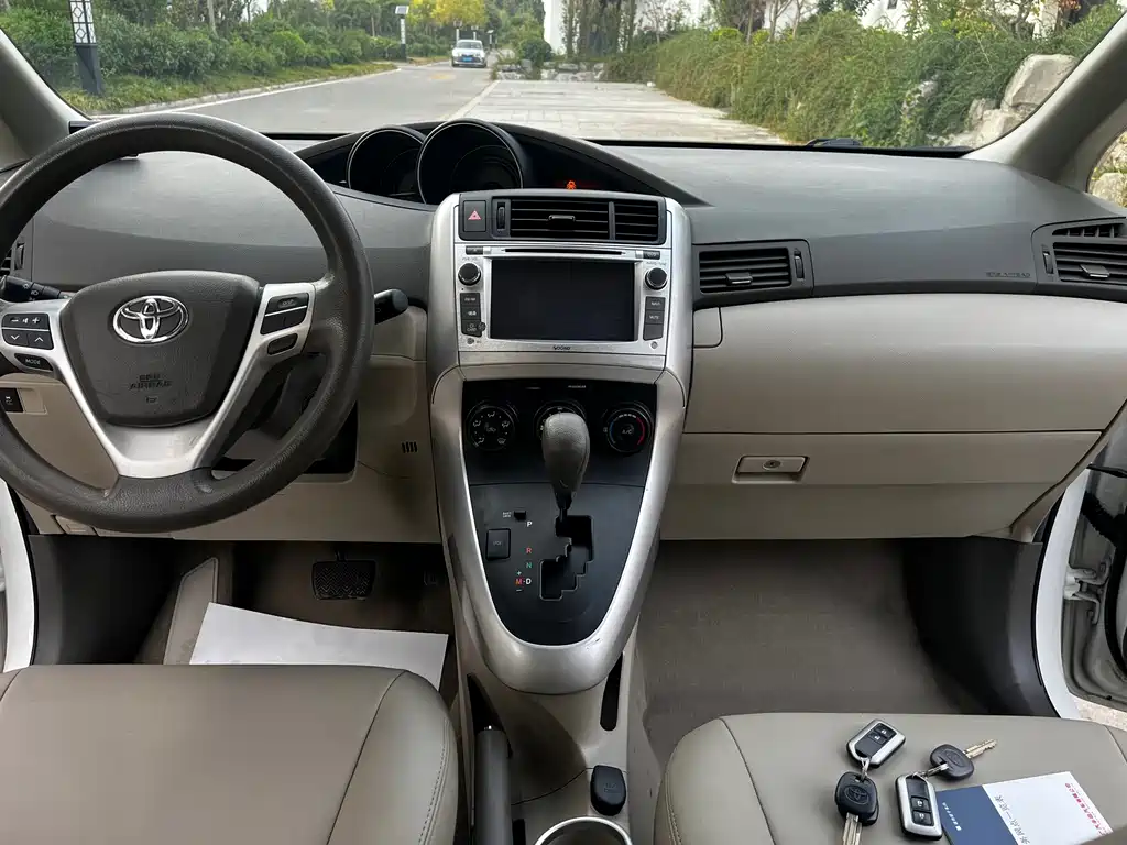 Toyota Verso — миниатюра 9