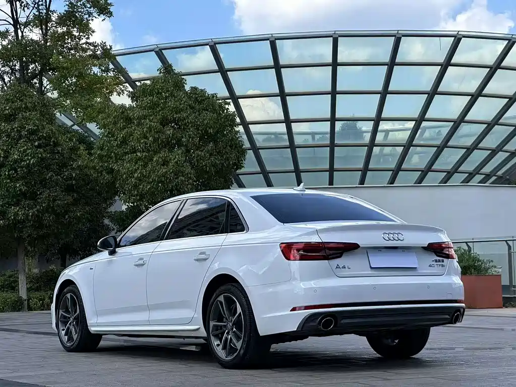 Audi A4L — миниатюра 7