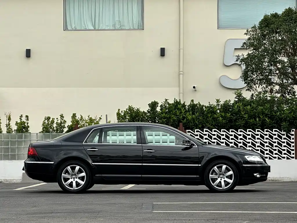 Volkswagen Phaeton — миниатюра 7