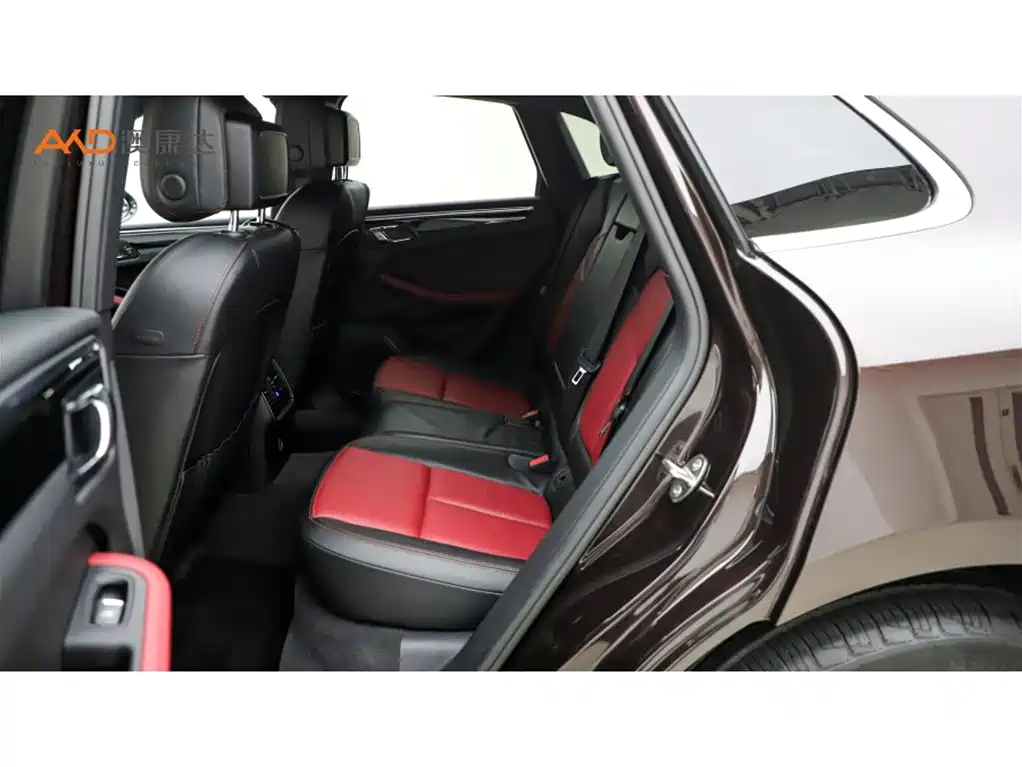 Porsche Macan — миниатюра 7