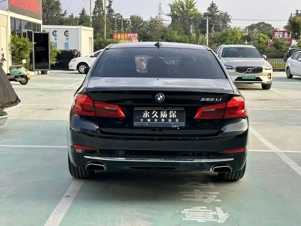 BMW 5 Series — миниатюра 6