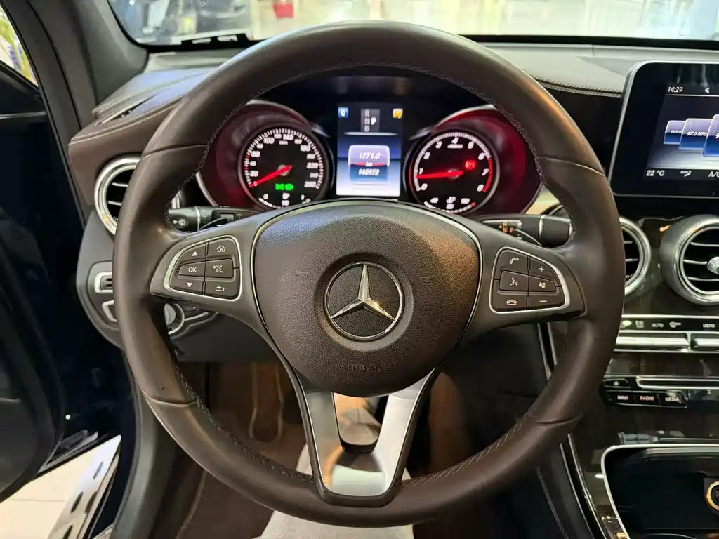 Mercedes-Benz GLC 2017 GLC 260 4MATIC
