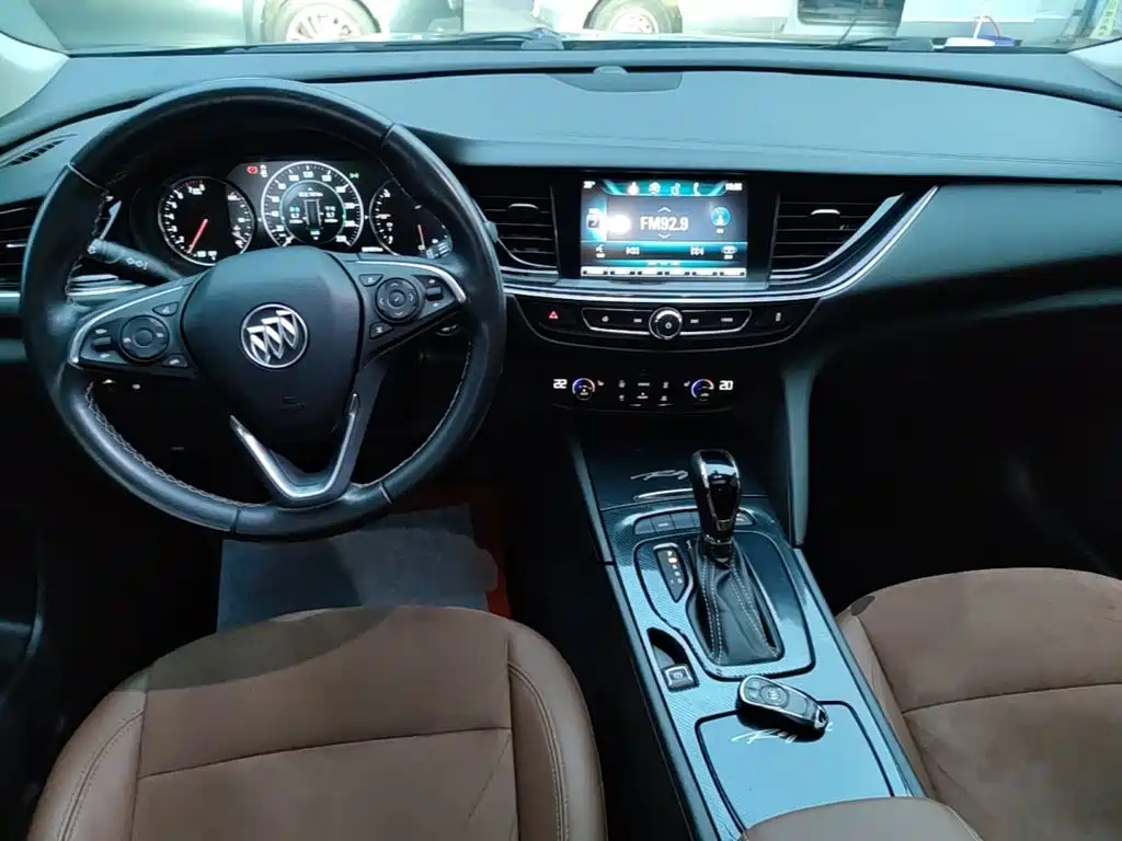 Buick Regal — миниатюра 10