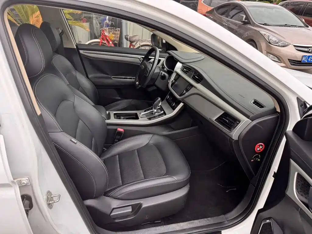 Geely Emgrand GL — миниатюра 9