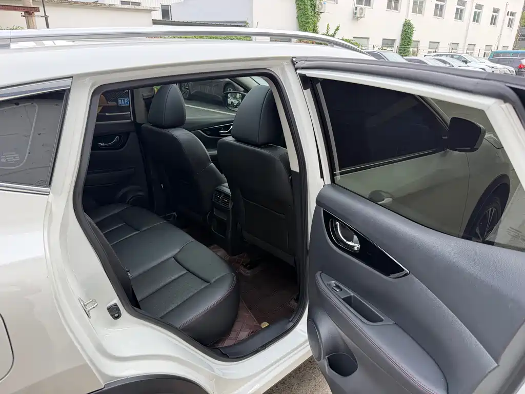 Nissan Qashqai — миниатюра 9