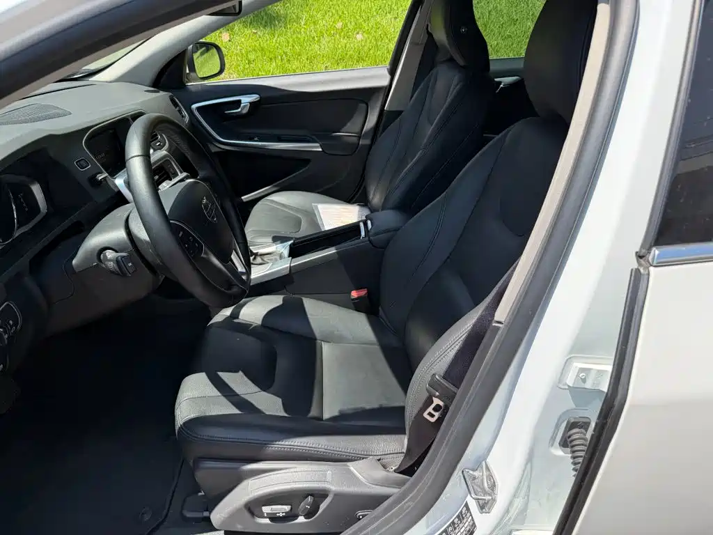 Volvo S60 — миниатюра 8
