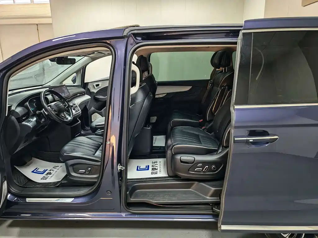 Roewe iMAX8 — миниатюра 12