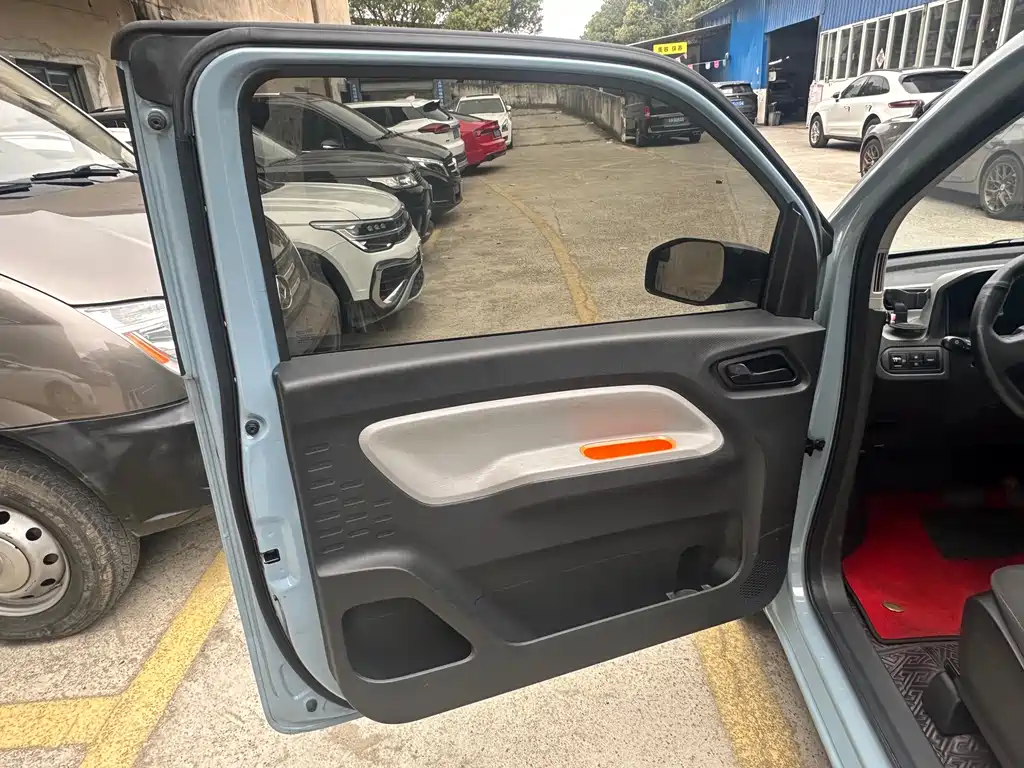 Wuling MINIEV — миниатюра 9