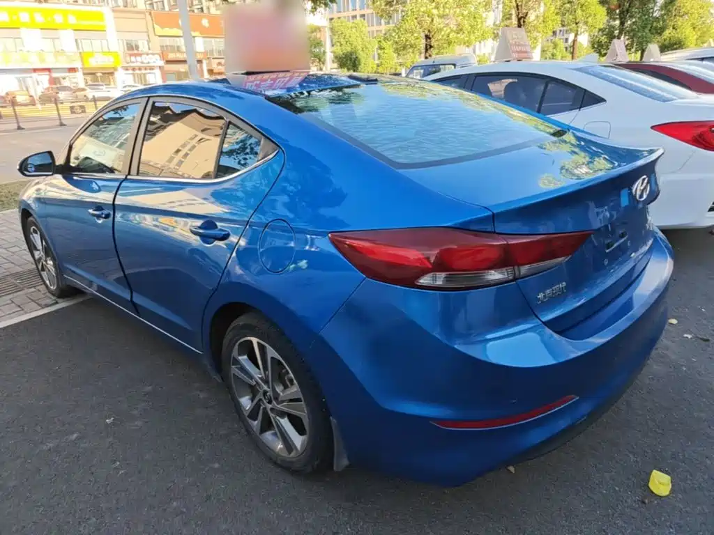 Hyundai Elantra — миниатюра 5
