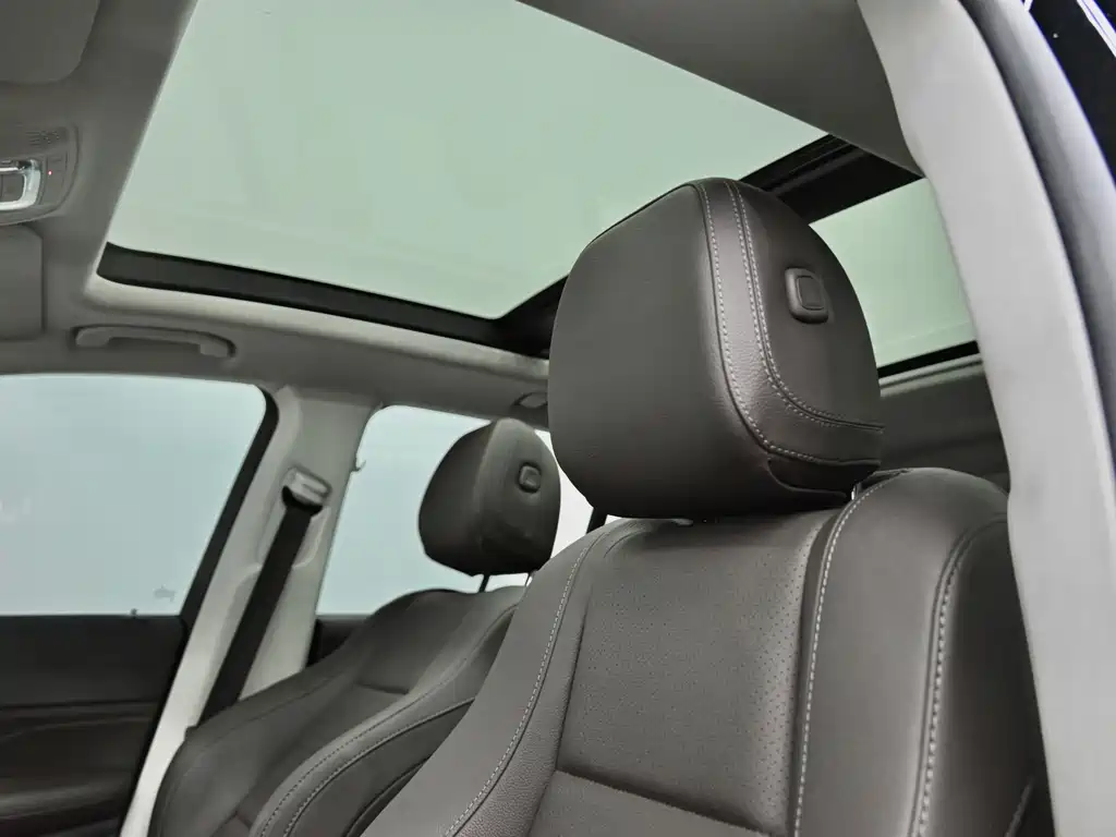 Mercedes-Benz GLE New Energy — миниатюра 14