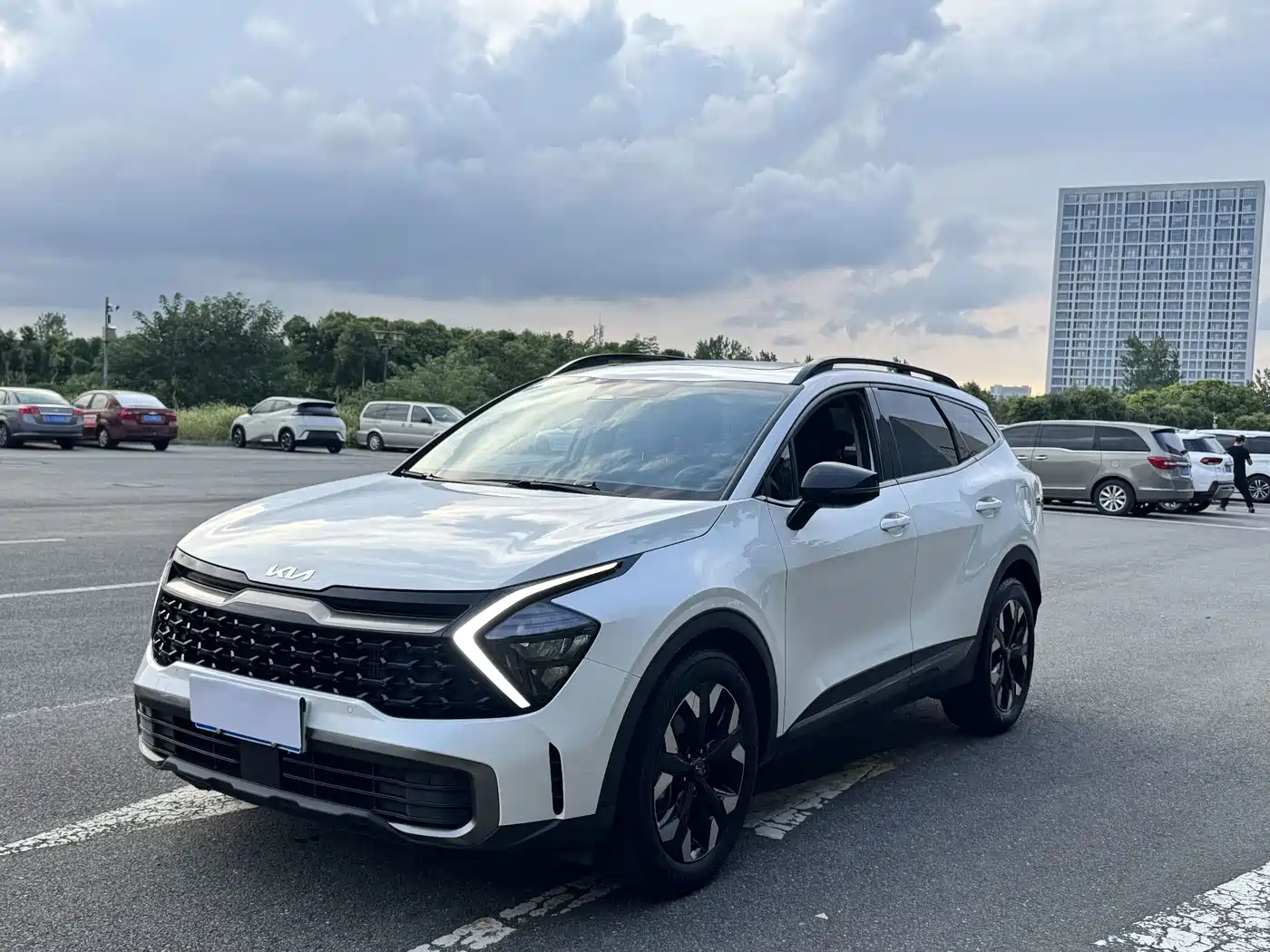 狮铂拓界 2023款 2.0T 两驱尊贵版 2024