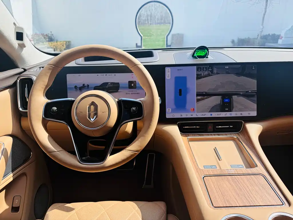 AITO ASK THE WORLD M8