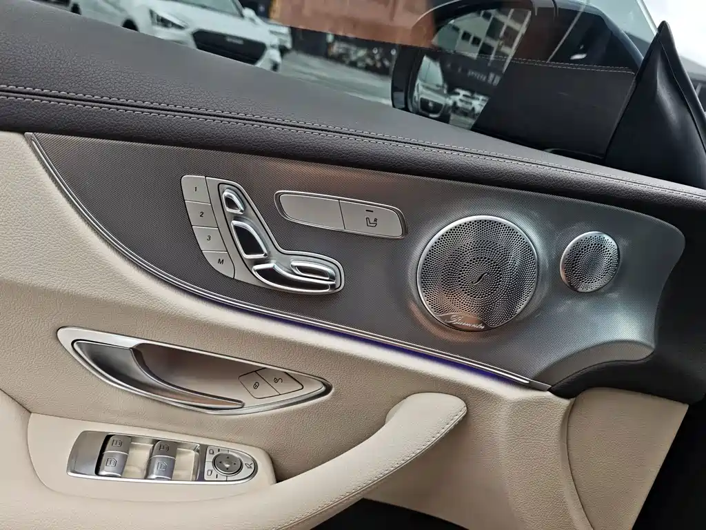 Mercedes-Benz E-Class (Import) — миниатюра 10