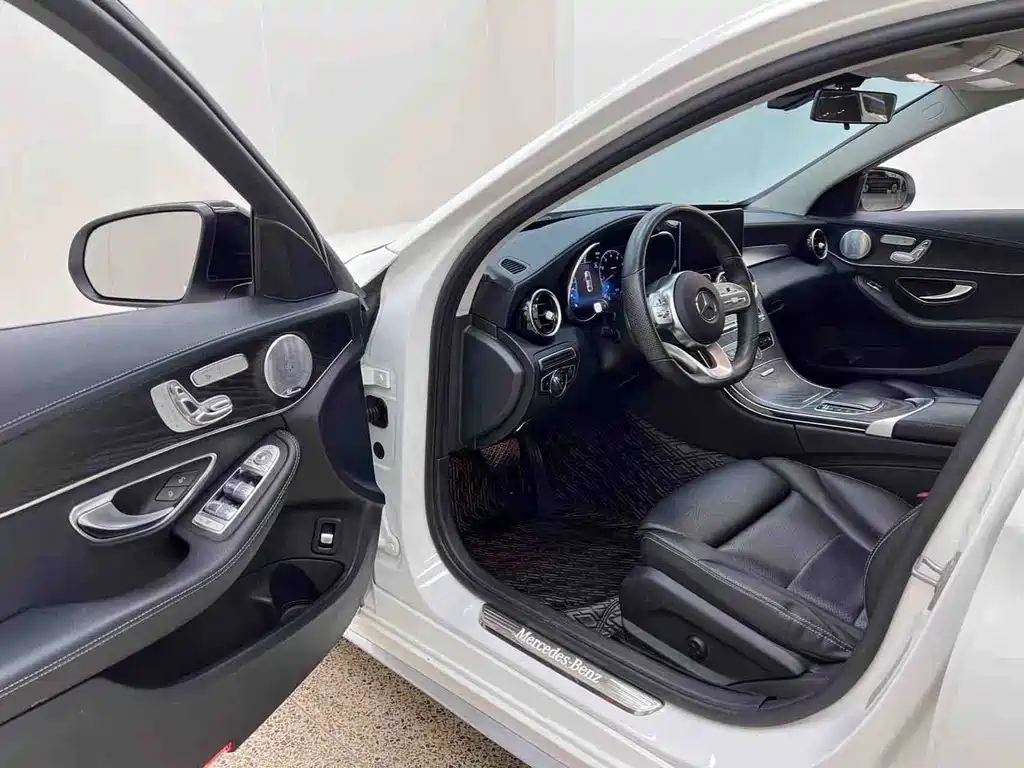 Mercedes-Benz C-Class — миниатюра 9