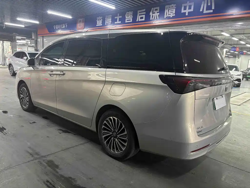 Buick GL8 Hybrid — миниатюра 9