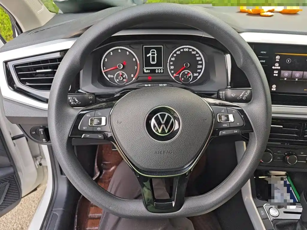 Volkswagen Polo — миниатюра 6