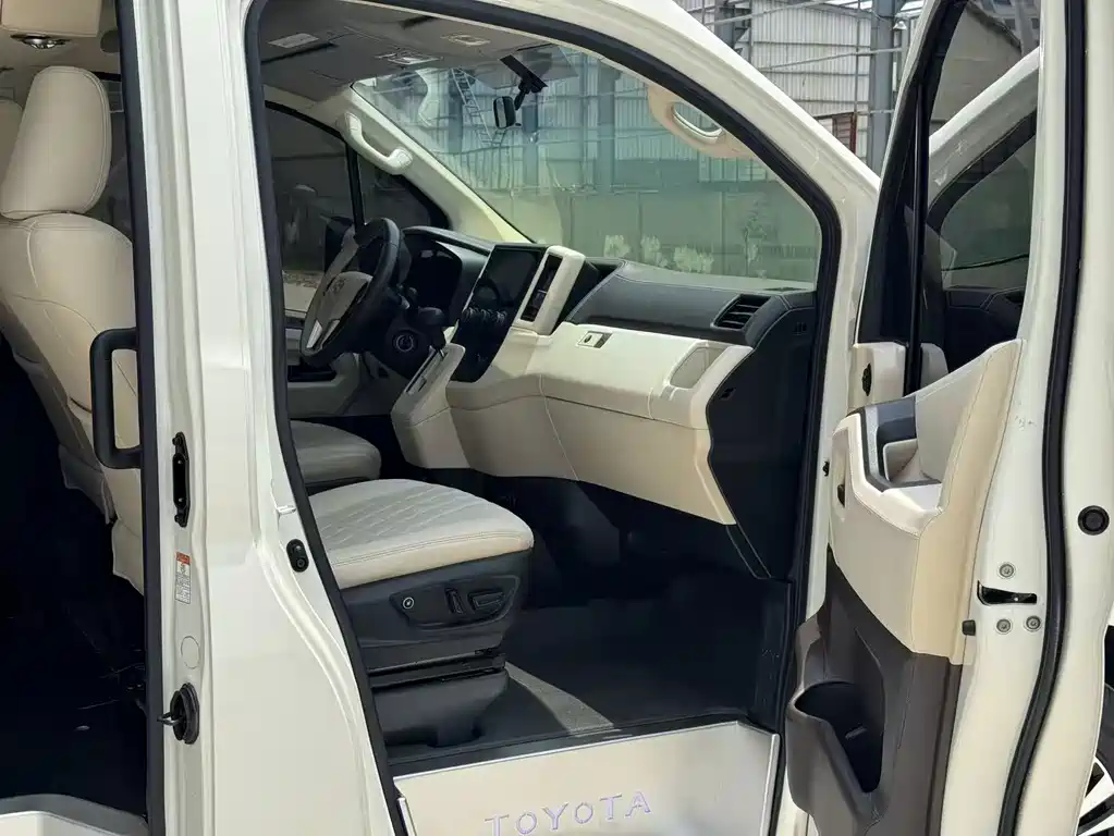 Toyota Hiace — миниатюра 6