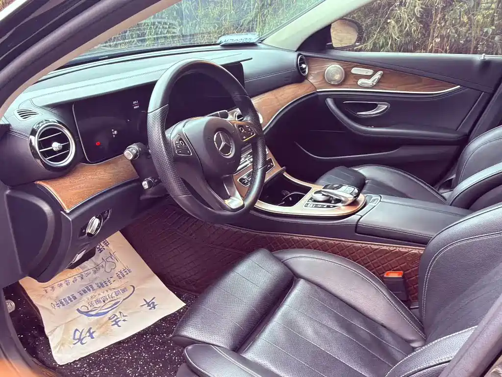 MERCEDES-BENZ E CLASS