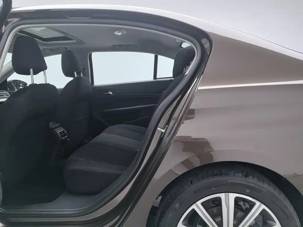 Peugeot 408 — миниатюра 15