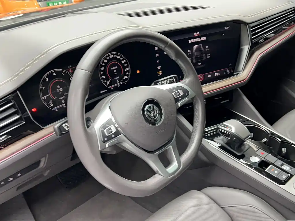 Volkswagen Touareg — миниатюра 14