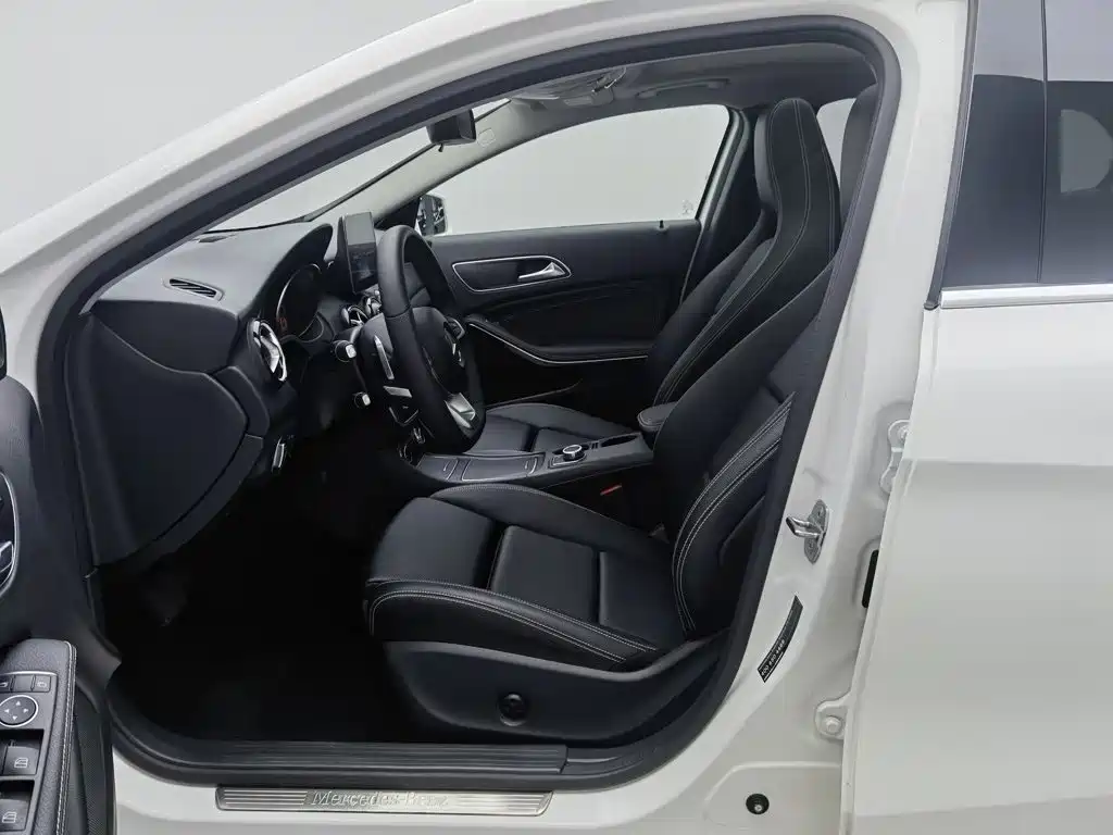 Mercedes-Benz GLA — миниатюра 10