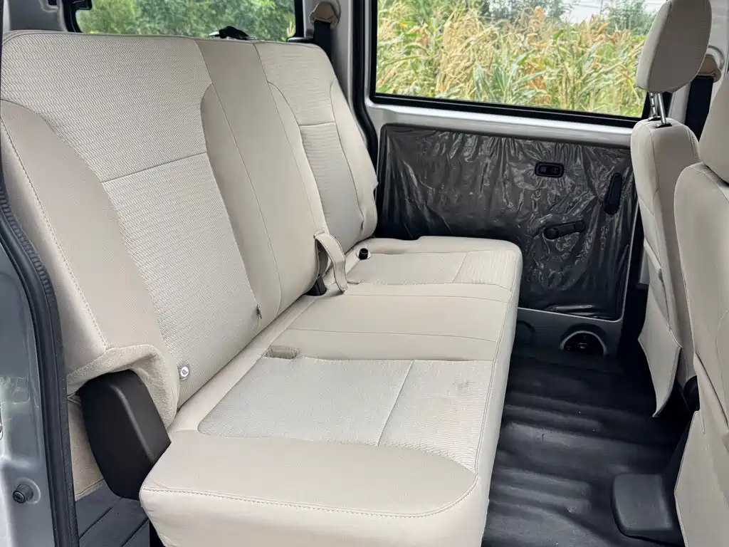 Wuling Hongguang V — миниатюра 9