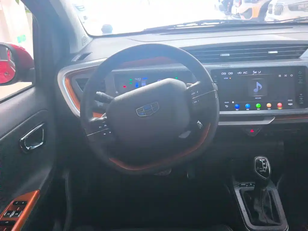 Geely Vision X1 — миниатюра 11