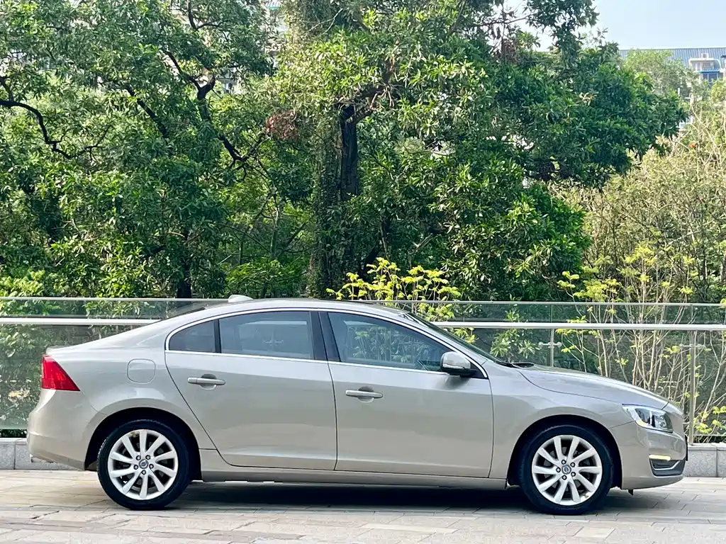 Volvo S60 — миниатюра 6