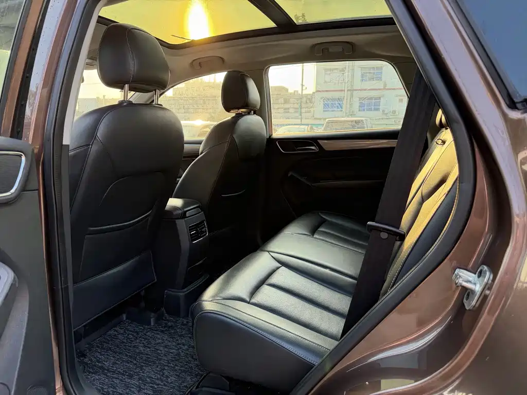 Roewe RX5 — миниатюра 8