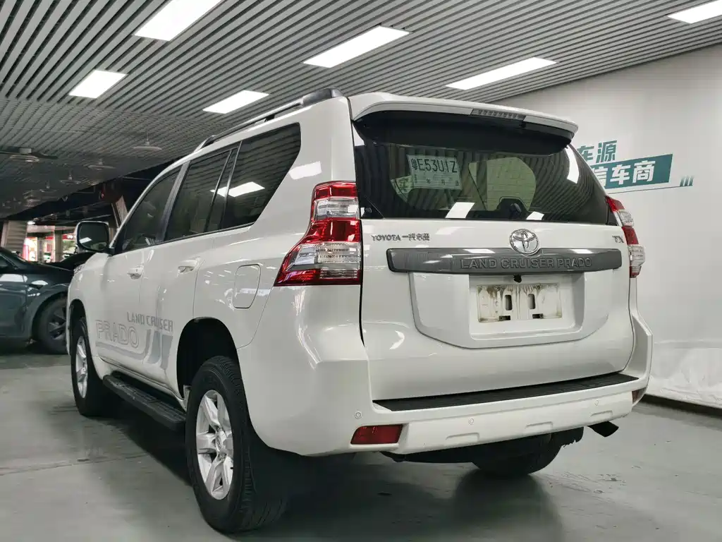 TOYOTA PRADO
