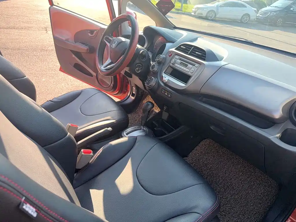 Honda Fit — миниатюра 4