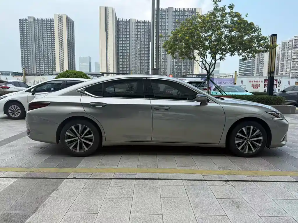 Lexus ES — миниатюра 3