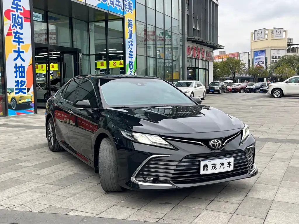 TOYOTA CAMRY