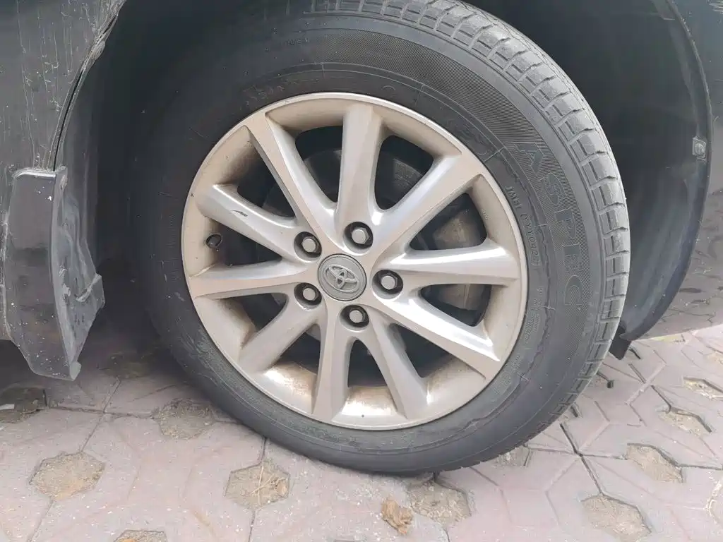 Toyota Camry — миниатюра 8