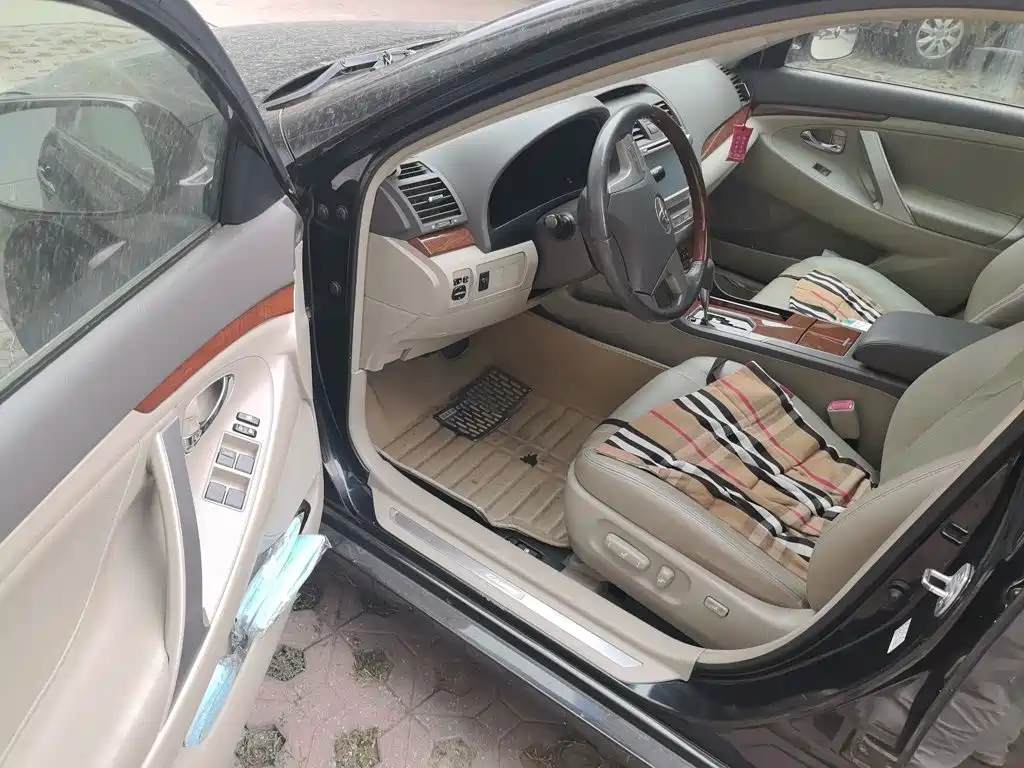 Toyota Camry — миниатюра 17