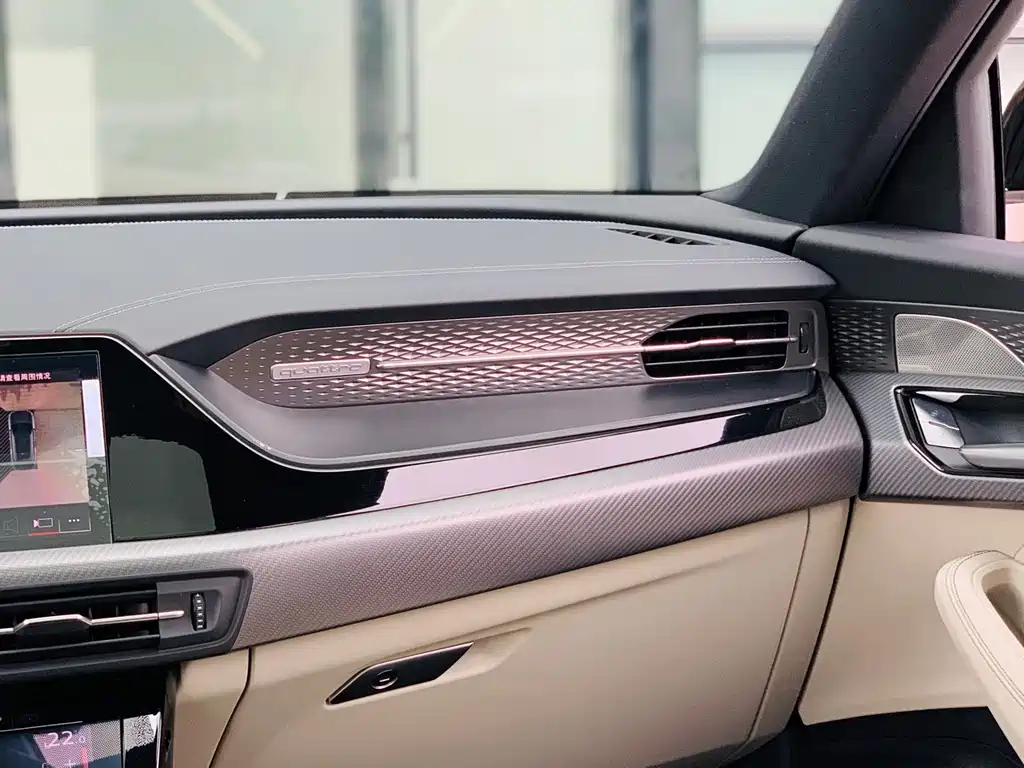 Audi Q6 — миниатюра 12
